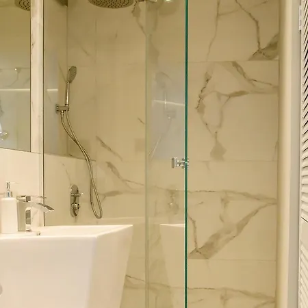 Apartment Rondo Onz Al. Jana Pawla Ii 26 *